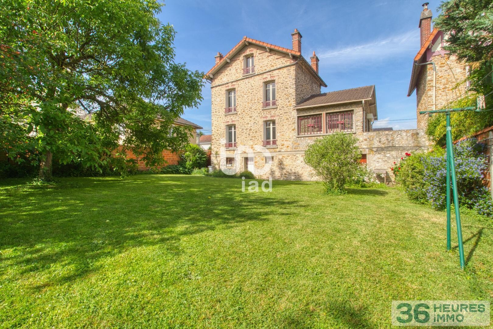 Meulière de charme avec grand jardin – 5 chambres – 2 garages