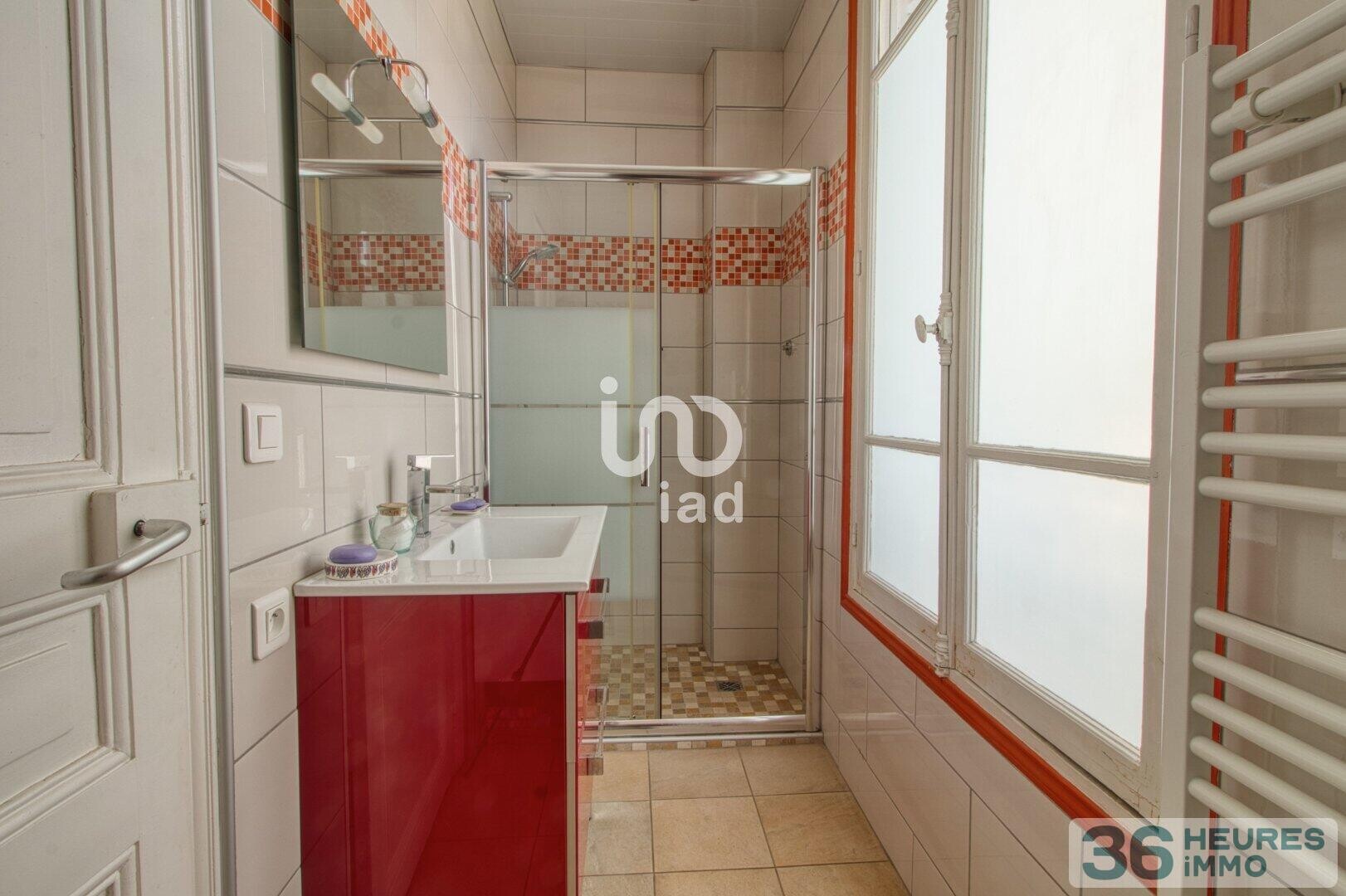 Meulière de charme avec grand jardin – 5 chambres – 2 garages