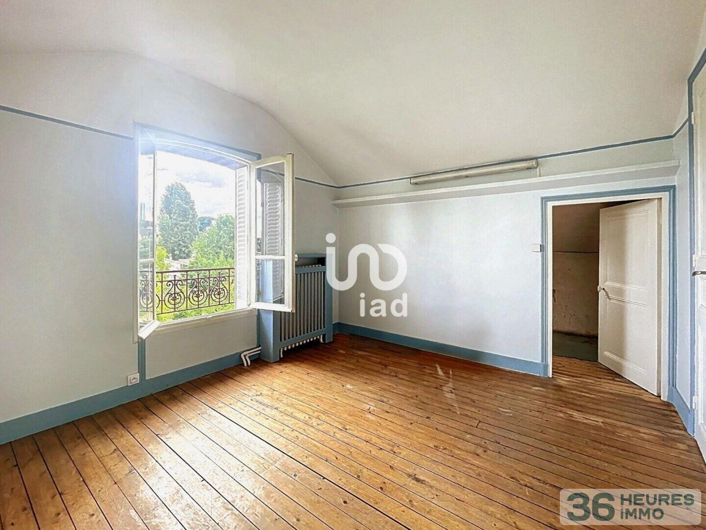 Meulière de charme avec grand jardin – 5 chambres – 2 garages