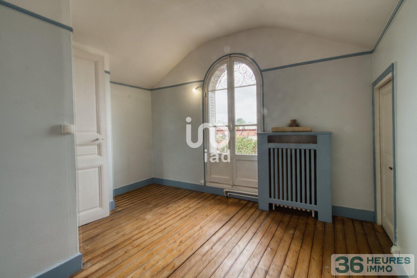 Meulière de charme avec grand jardin – 5 chambres – 2 garages