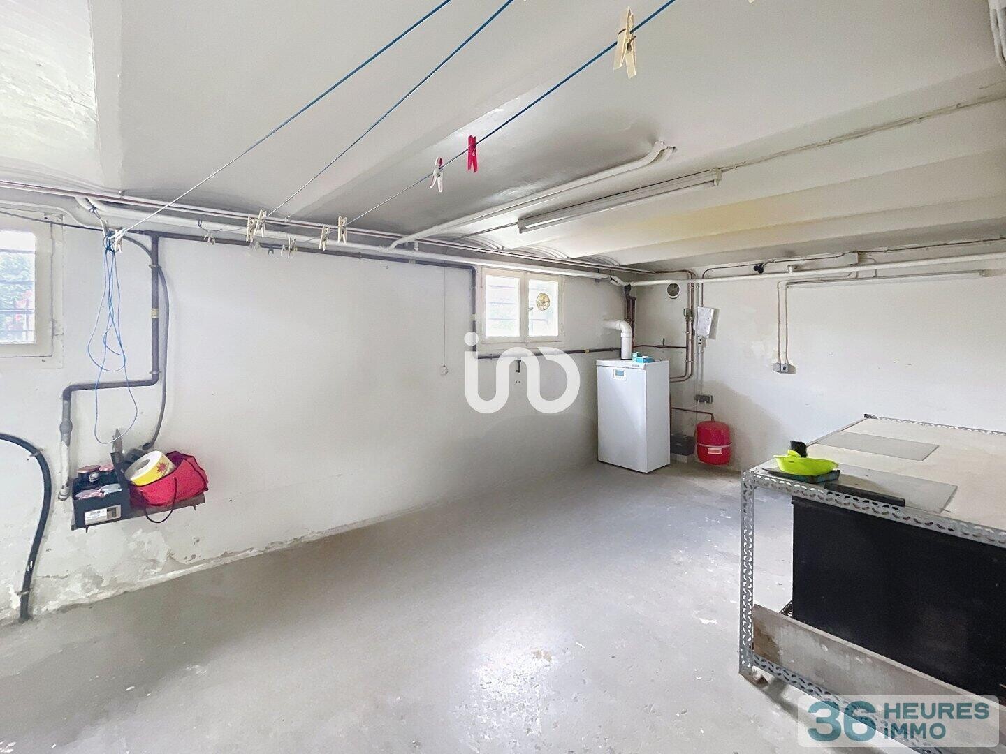 Meulière de charme avec grand jardin – 5 chambres – 2 garages