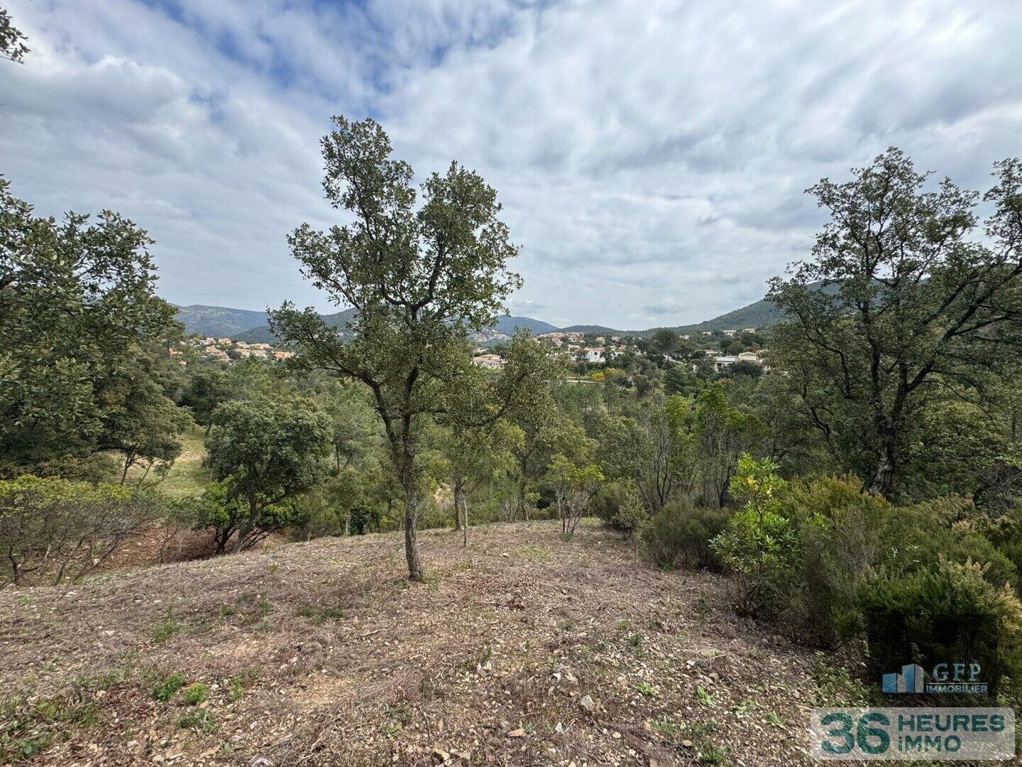 LA LONDE-LES-MAURES - Domaine de Valcros - Terrain à bâtir