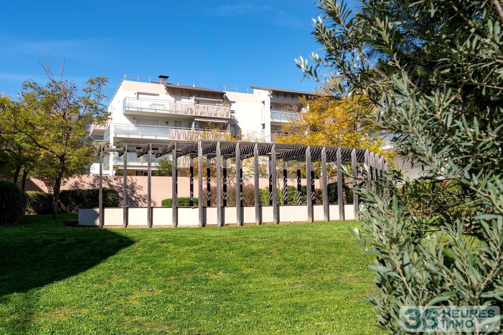 Appartement - Terrasse - Parkings
