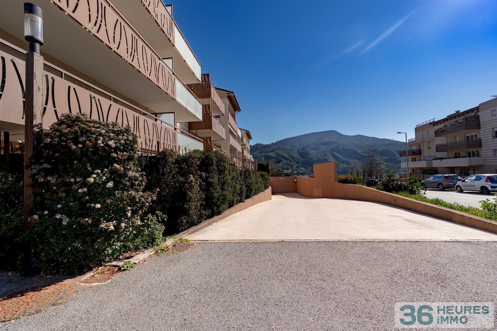 Appartement - Terrasse - Parkings