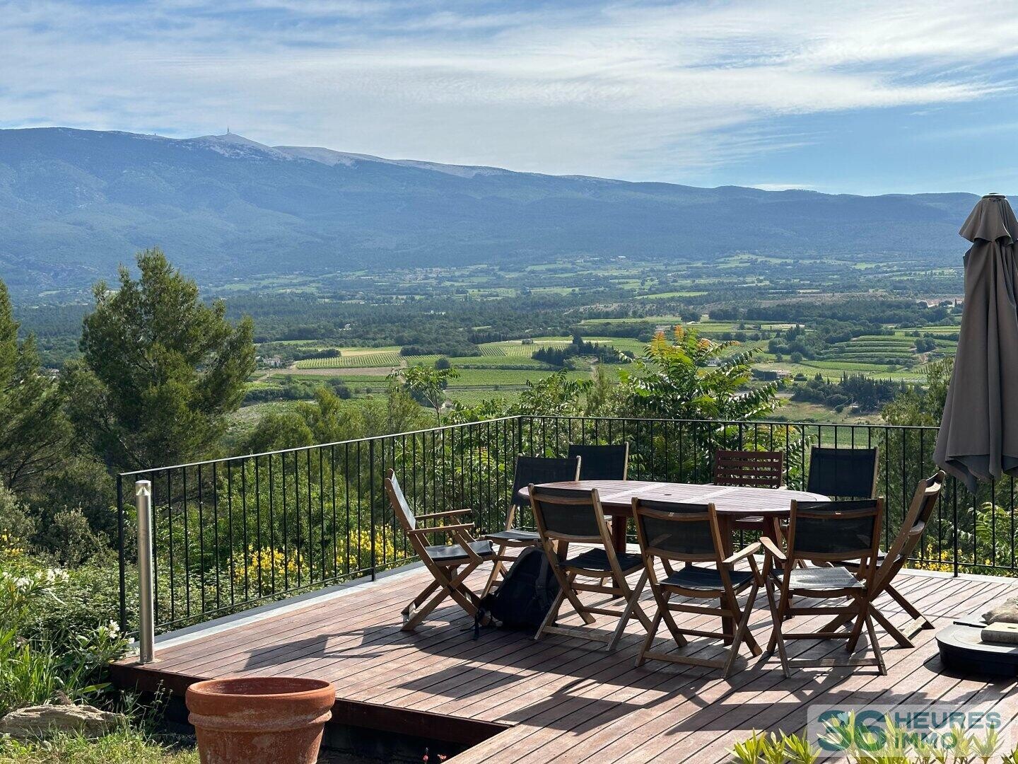 Une bastide avec gîtes et vue imprenable sur le Ventoux