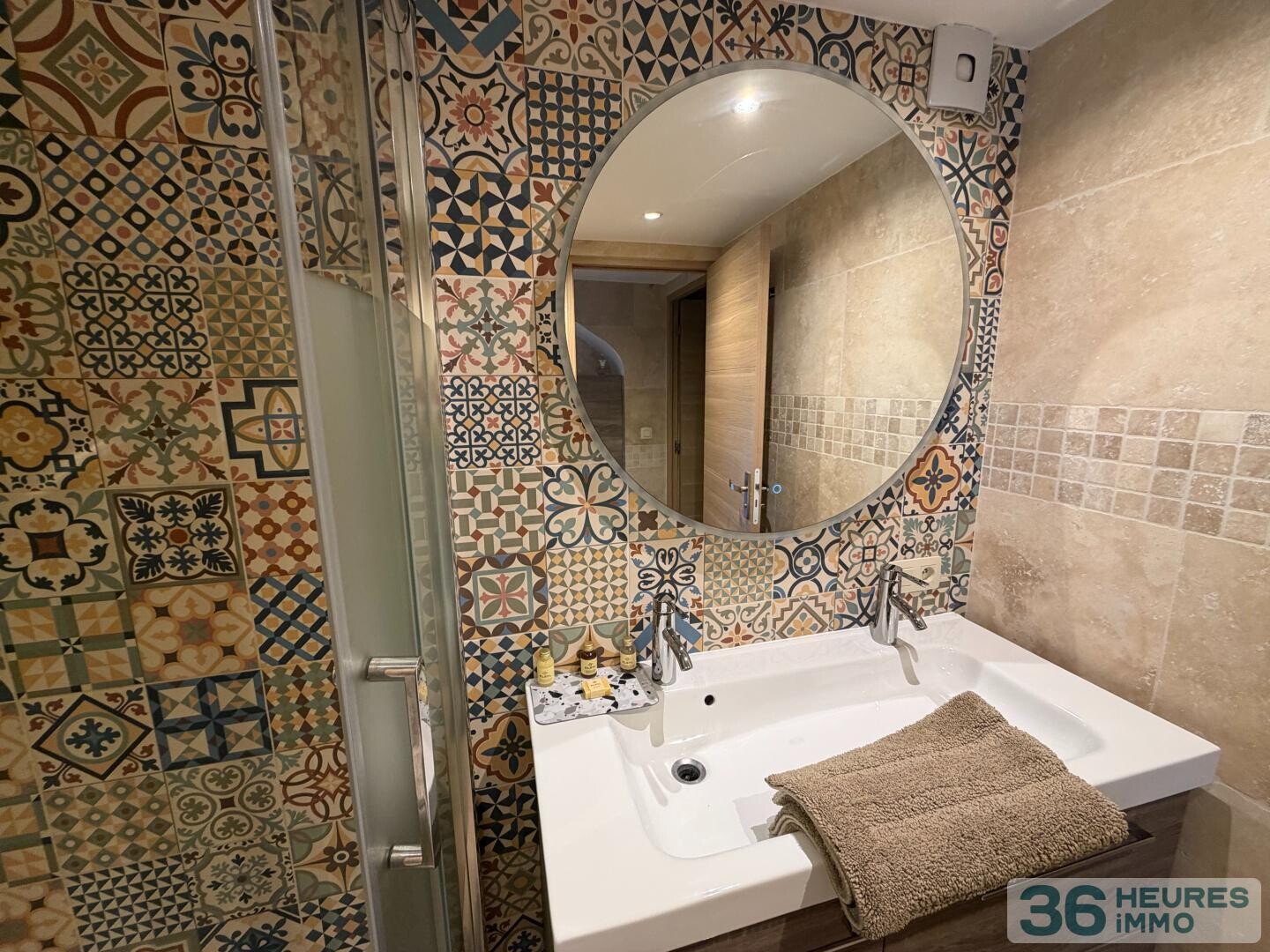 Une bastide avec gîtes et vue imprenable sur le Ventoux