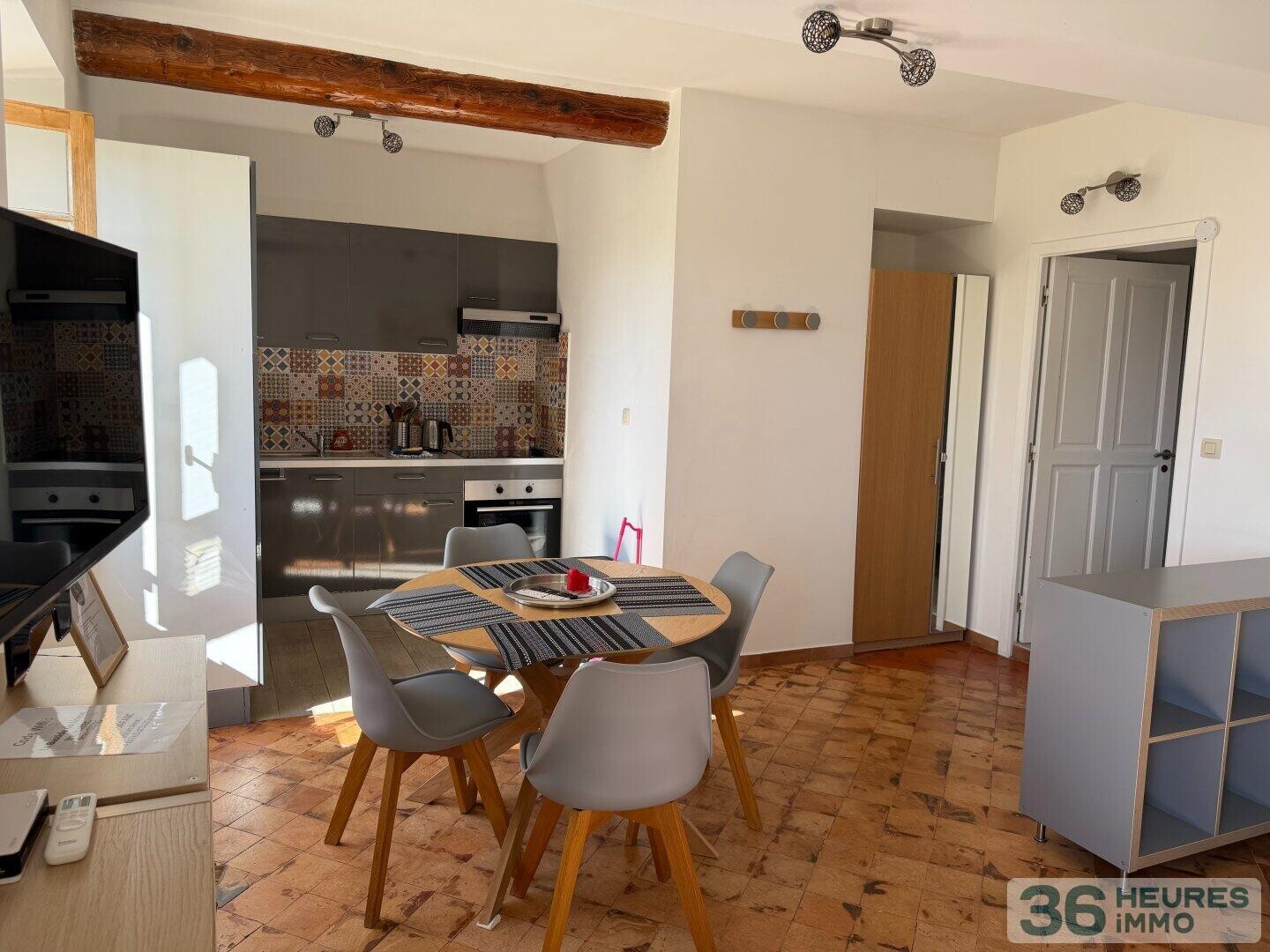 Une bastide avec gîtes et vue imprenable sur le Ventoux