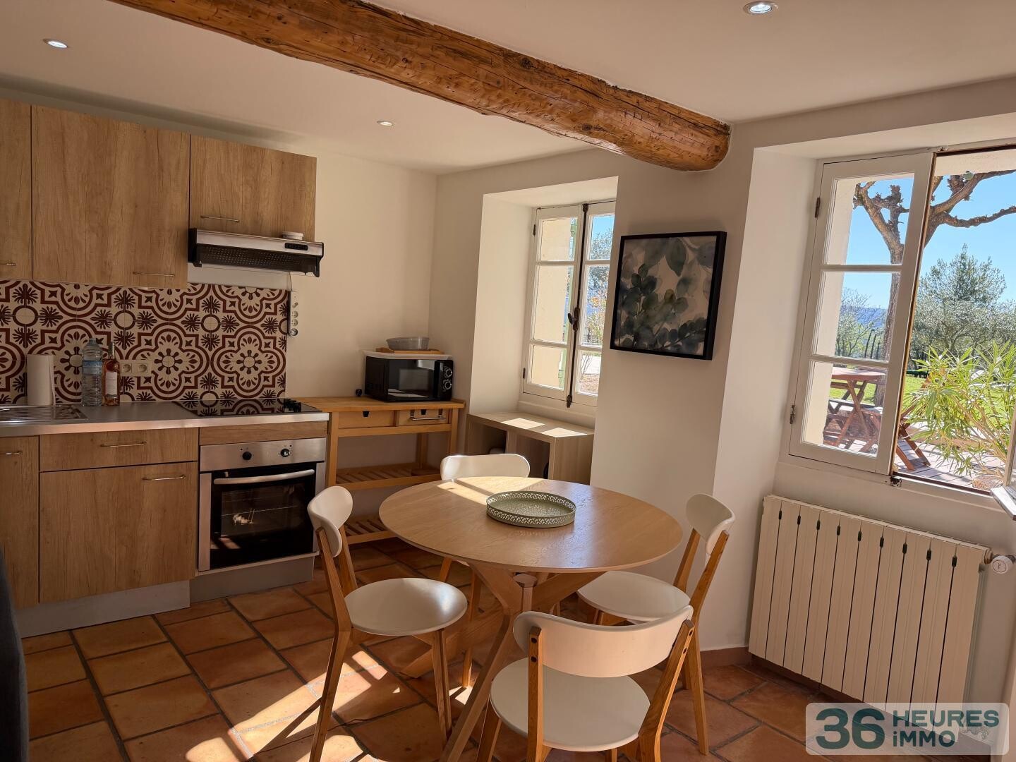 Une bastide avec gîtes et vue imprenable sur le Ventoux