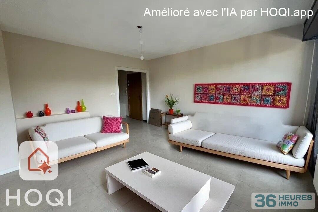 Appartement 3 pièces, 63m2 avec balcon, entrée, cuisine, séjour, cellier, 2 chambres, SDO, WC. Cave en sous sol.