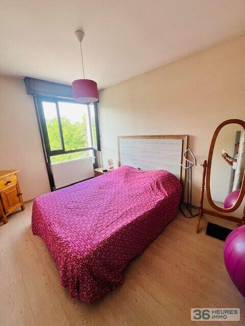 Appartement 3 pièces, 63m2 avec balcon, entrée, cuisine, séjour, cellier, 2 chambres, SDO, WC. Cave en sous sol.