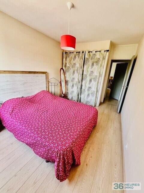 Appartement 3 pièces, 63m2 avec balcon, entrée, cuisine, séjour, cellier, 2 chambres, SDO, WC. Cave en sous sol.