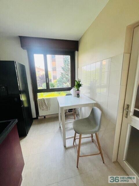 Appartement 3 pièces, 63m2 avec balcon, entrée, cuisine, séjour, cellier, 2 chambres, SDO, WC. Cave en sous sol.