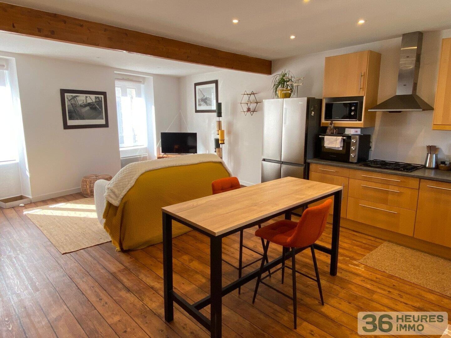 Maison de ville avec local commercial et appartement accès indépendant