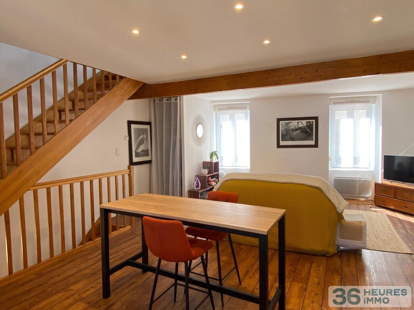 Maison de ville avec local commercial et appartement accès indépendant