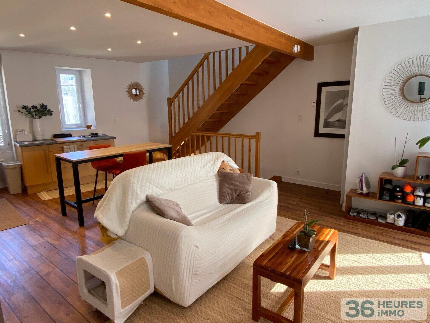 Maison de ville avec local commercial et appartement accès indépendant