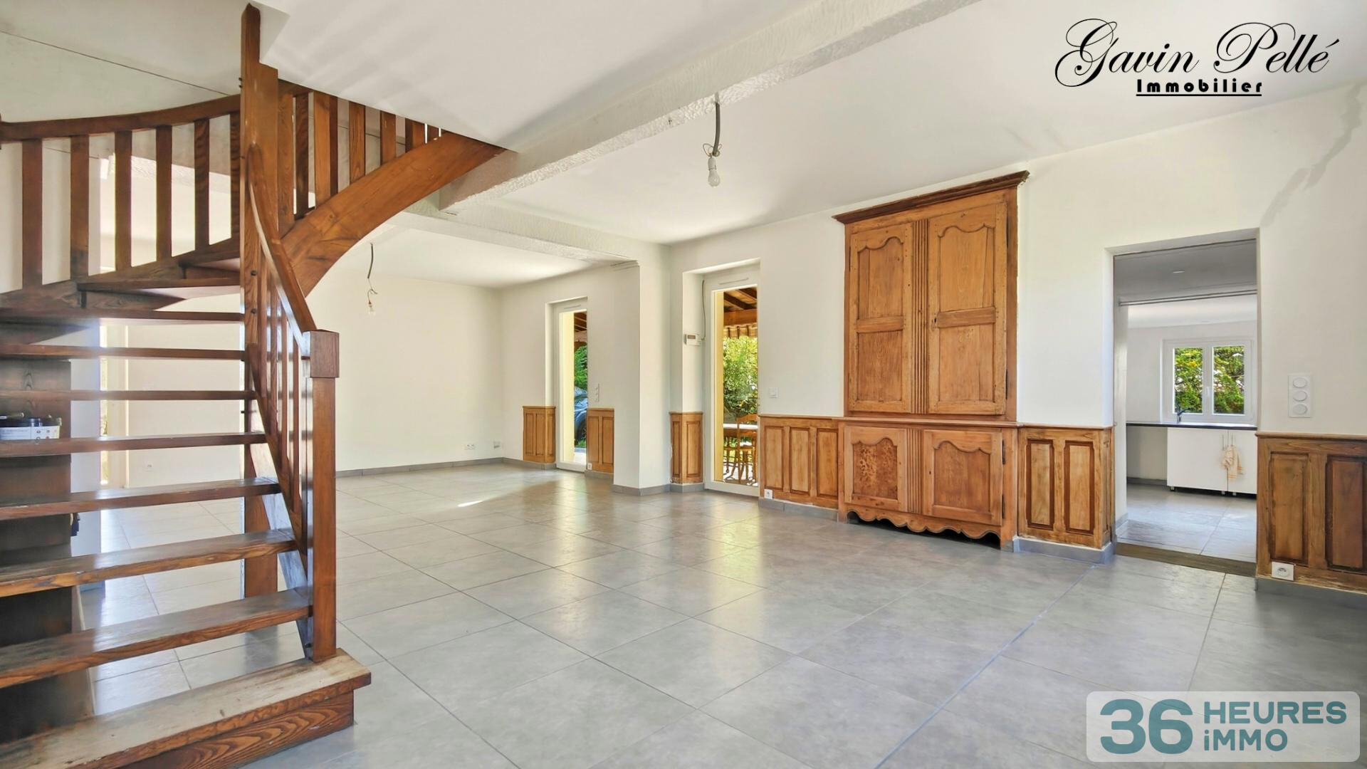 Belle maison à Carmaux avec double garage, annexes et piscine couverte