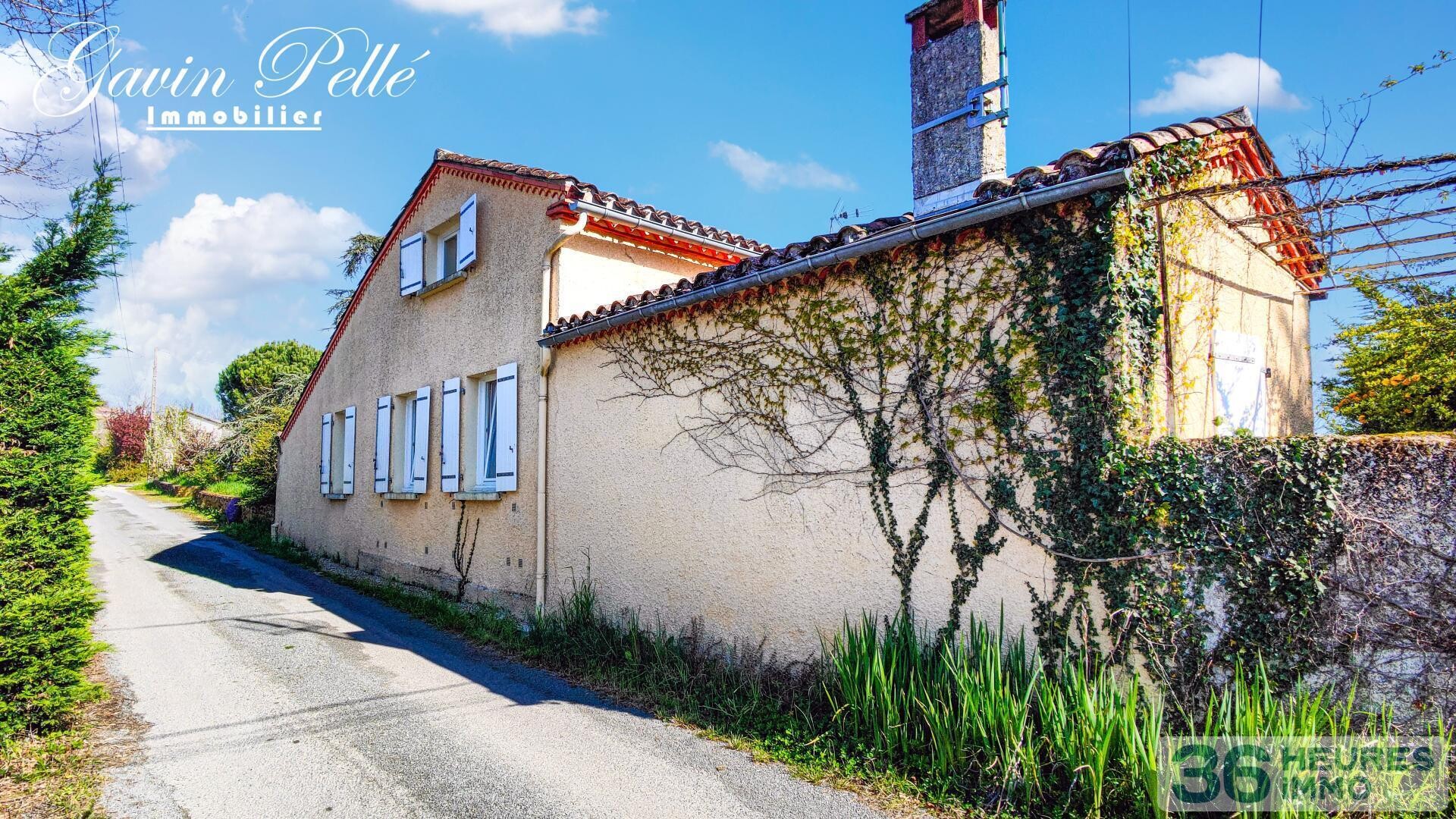 Belle maison à Carmaux avec double garage, annexes et piscine couverte