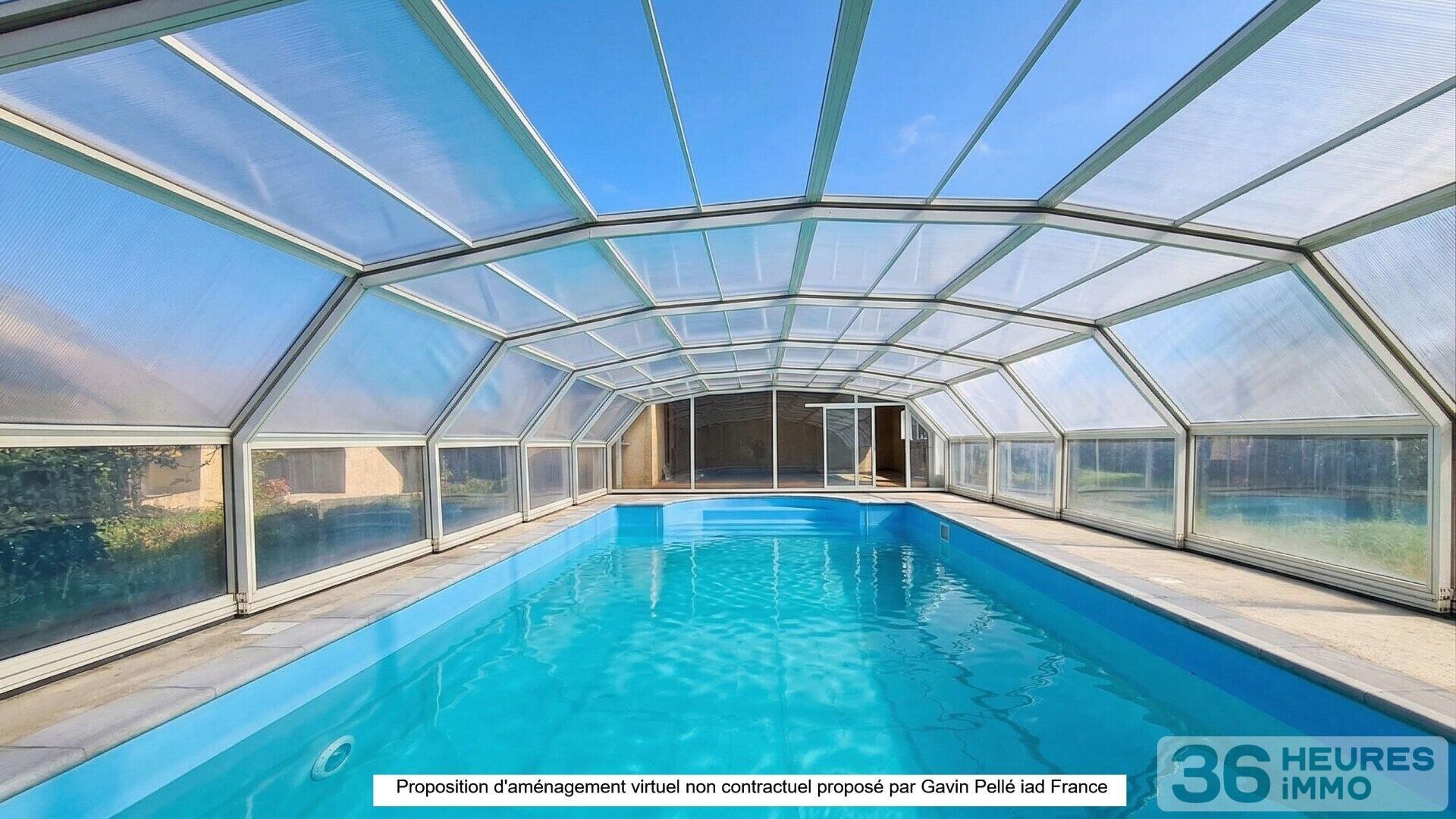 Belle maison à Carmaux avec double garage, annexes et piscine couverte