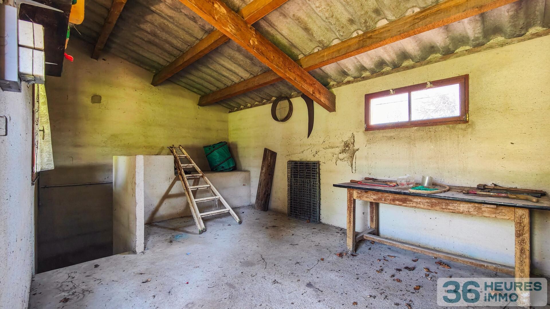 Belle maison à Carmaux avec double garage, annexes et piscine couverte