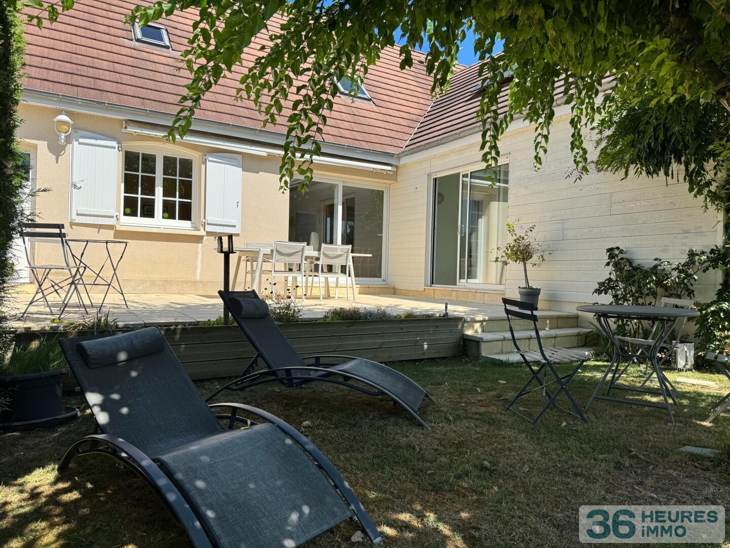 Maison Loué (72) 4 chambres- piscine intérieure