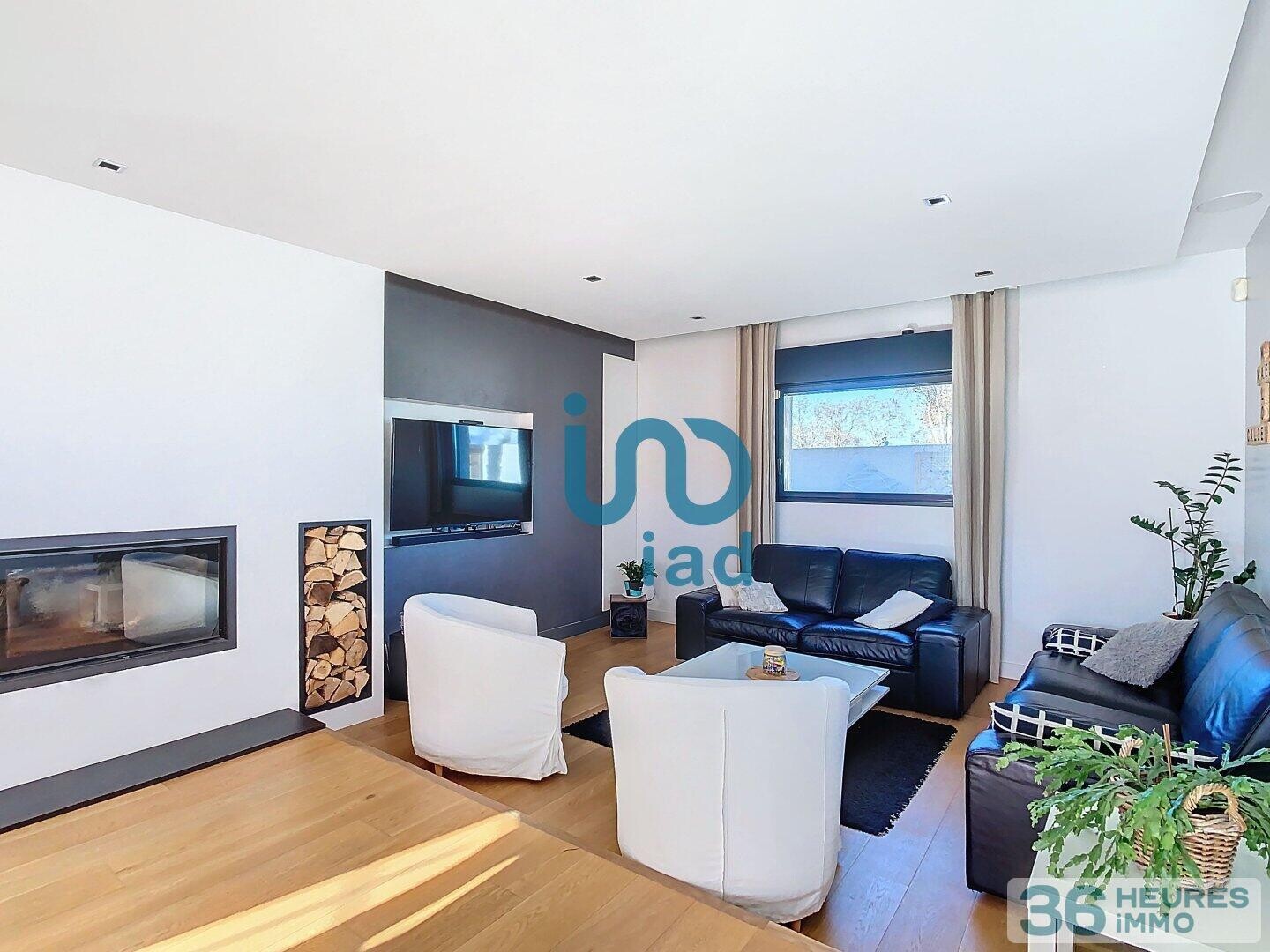 Maison 6 pièces de 136 m2 sur un terrain de 463 m2.