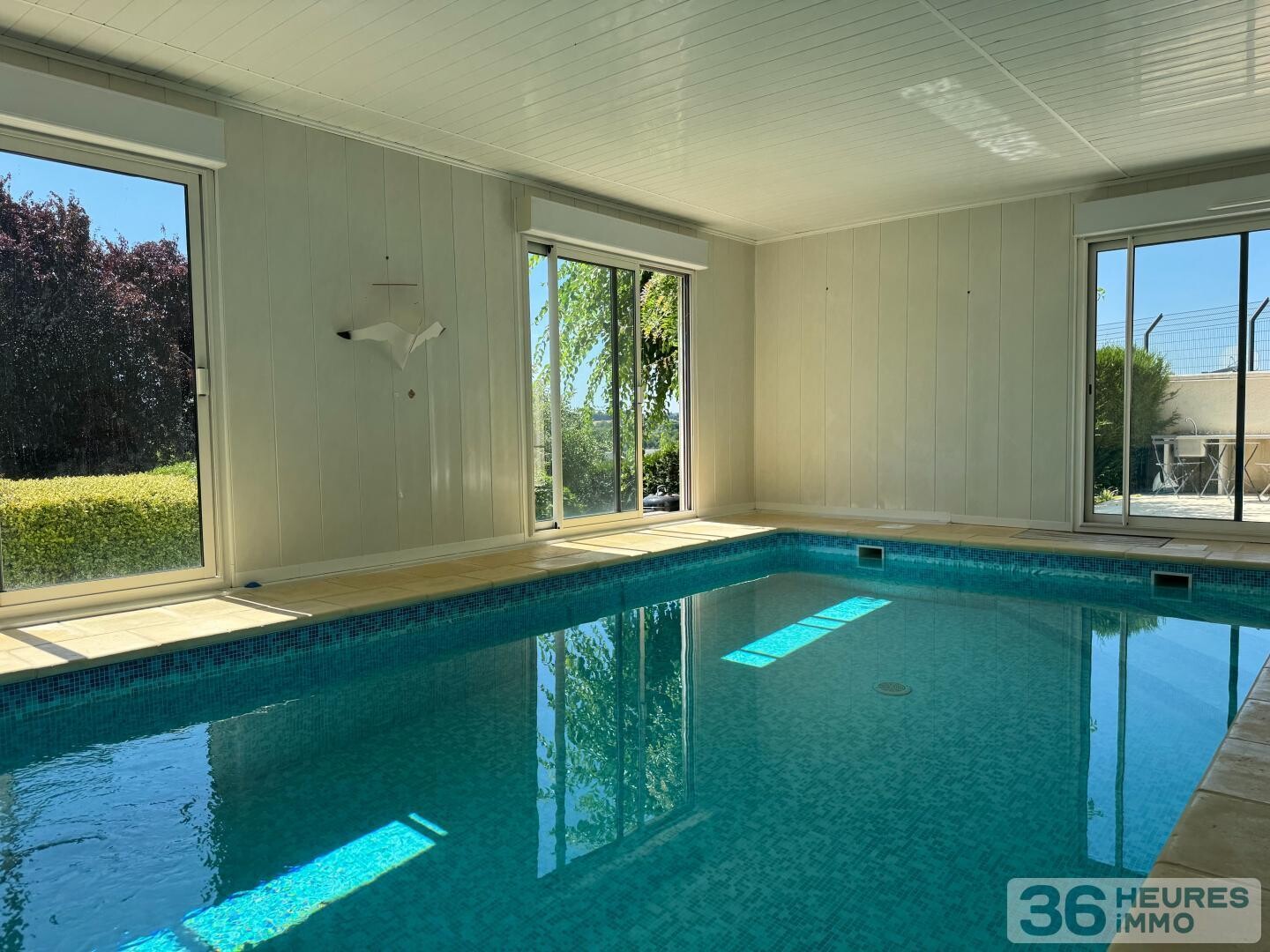 Maison Loué (72) 4 chambres- piscine intérieure