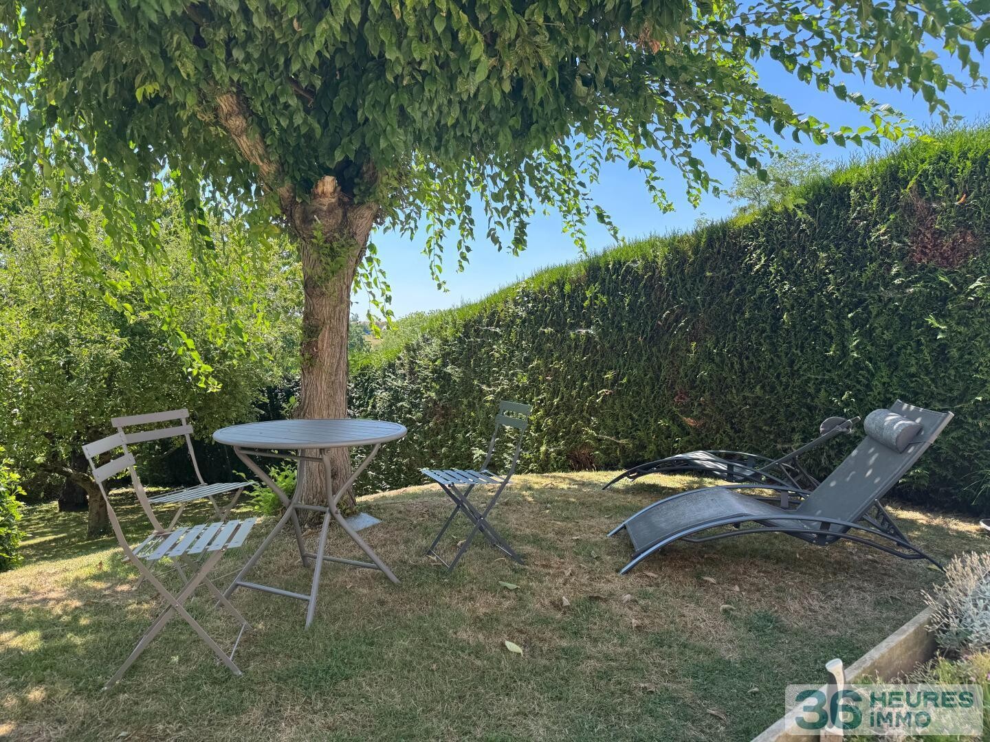 Maison Loué (72) 4 chambres- piscine intérieure