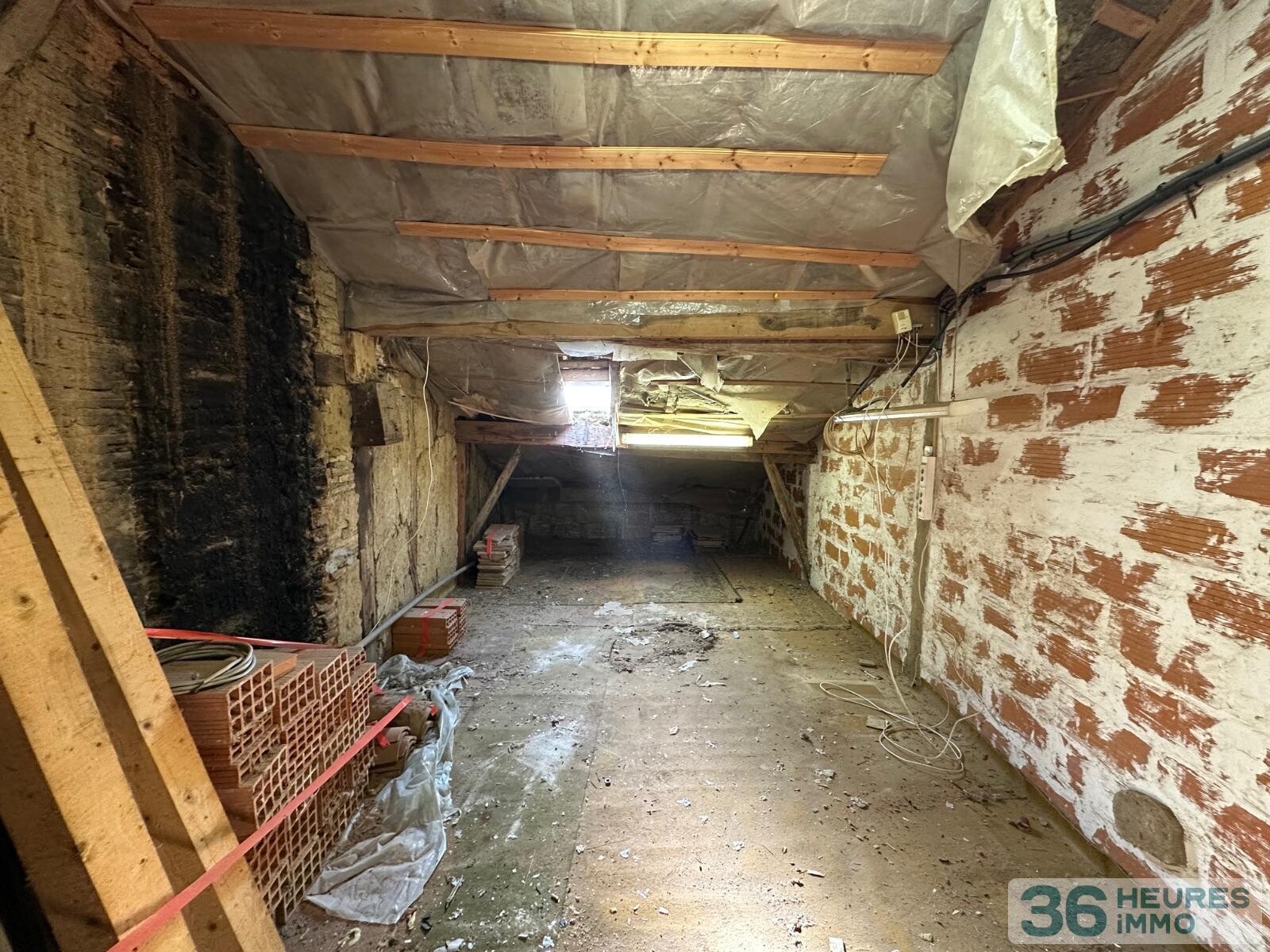 Maison de village à rénover de 126 m² - LOMBEZ