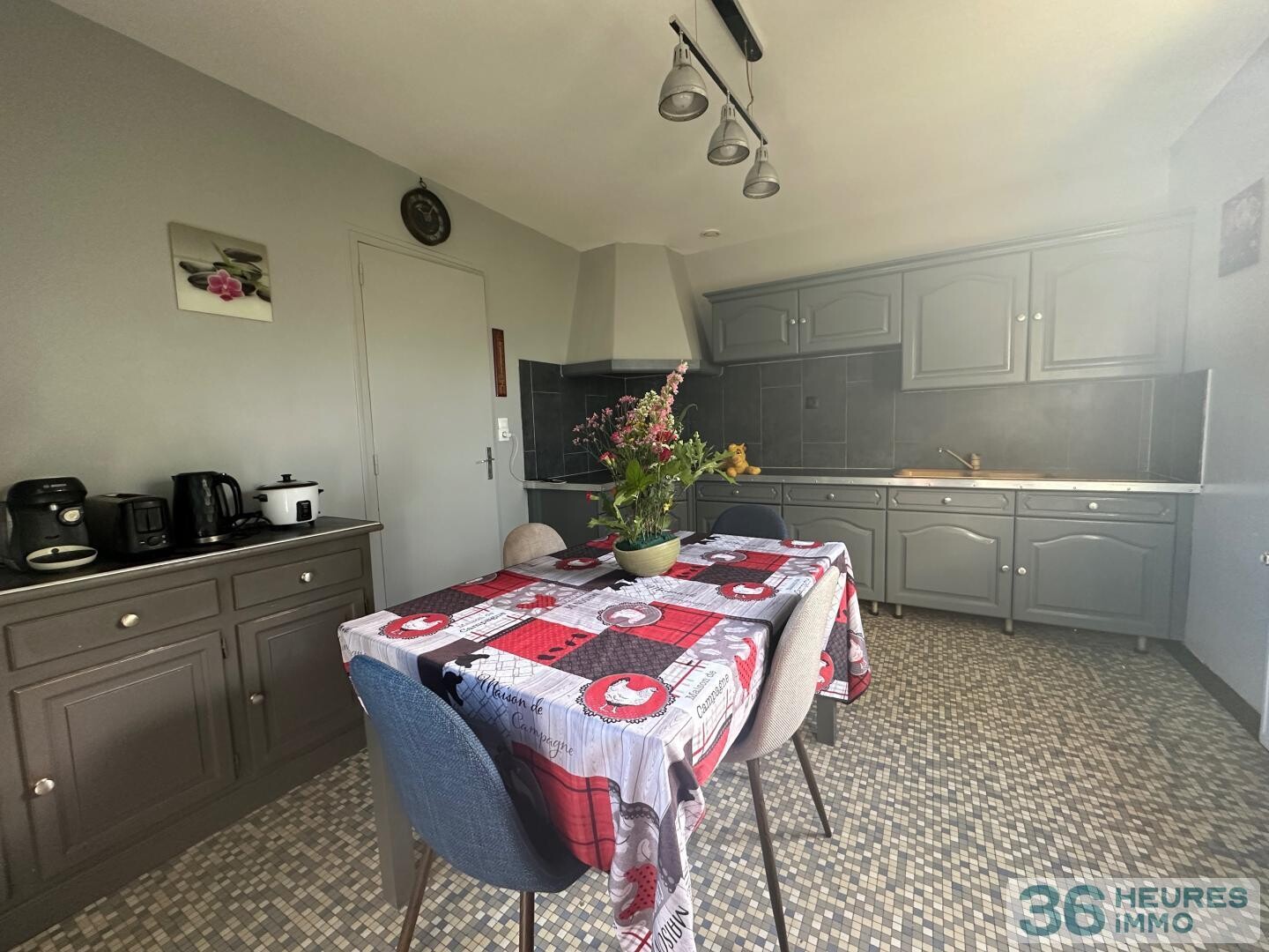 Maison sur sous sol en sortie de bourg