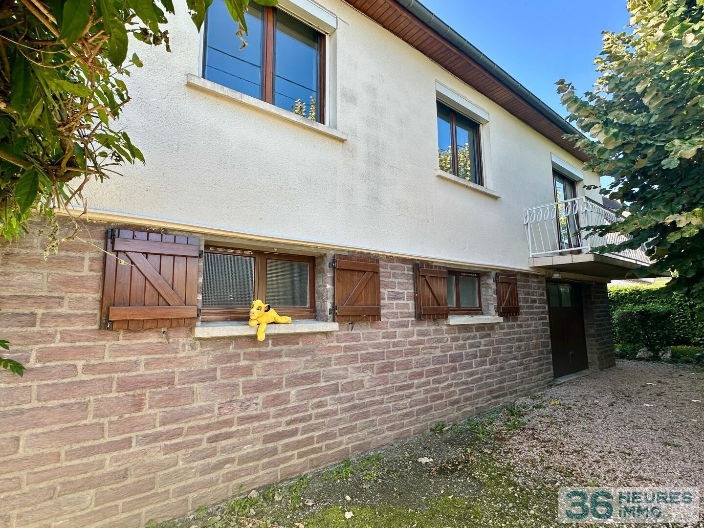 Maison sur sous sol en sortie de bourg