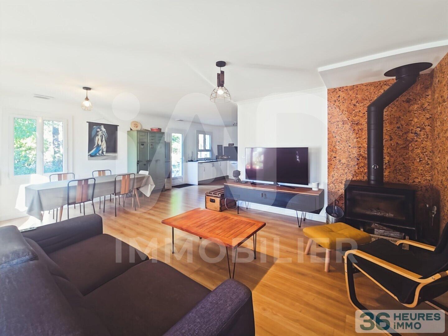 Nîmes - Garrigues - Ensemble immobilier de charme rénové avec piscine. 