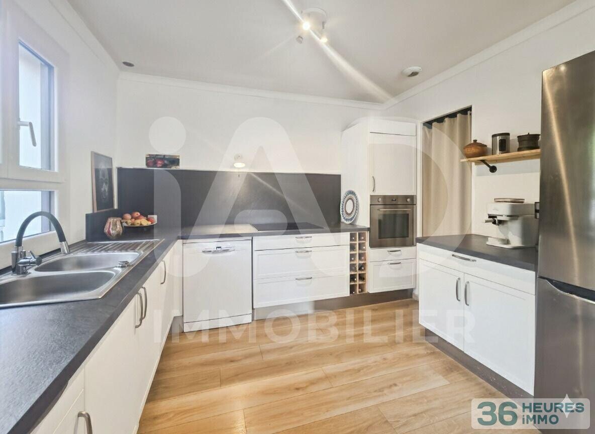 Nîmes - Garrigues - Ensemble immobilier de charme rénové avec piscine. 