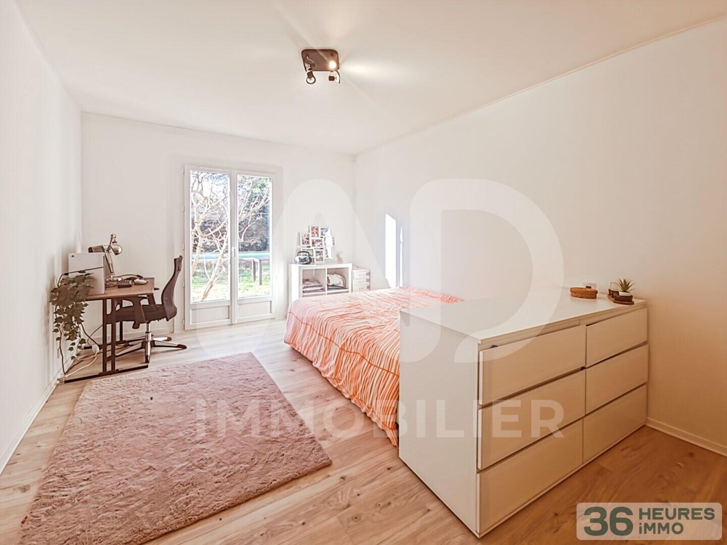 Nîmes - Garrigues - Ensemble immobilier de charme rénové avec piscine. 