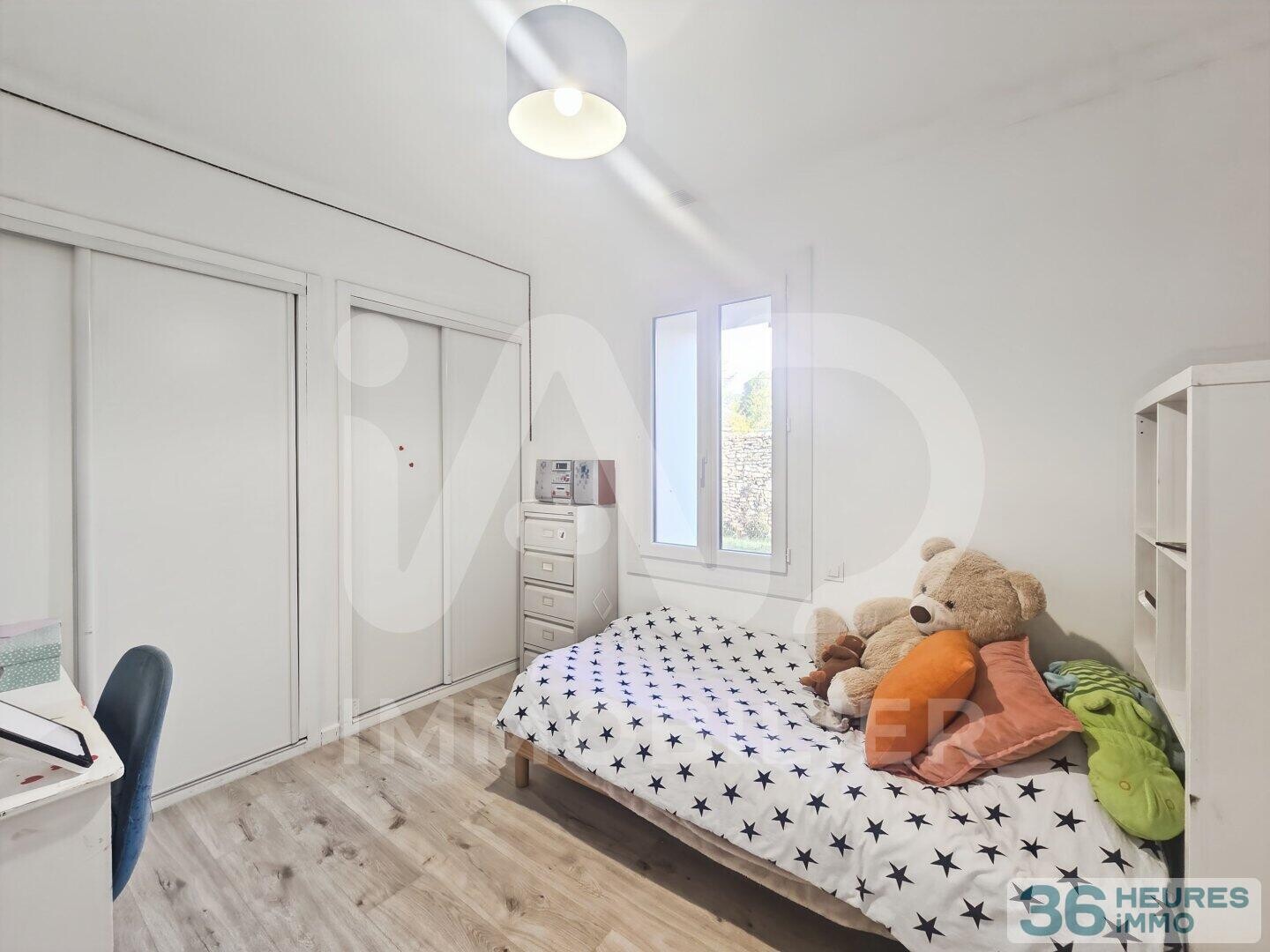 Nîmes - Garrigues - Ensemble immobilier de charme rénové avec piscine. 