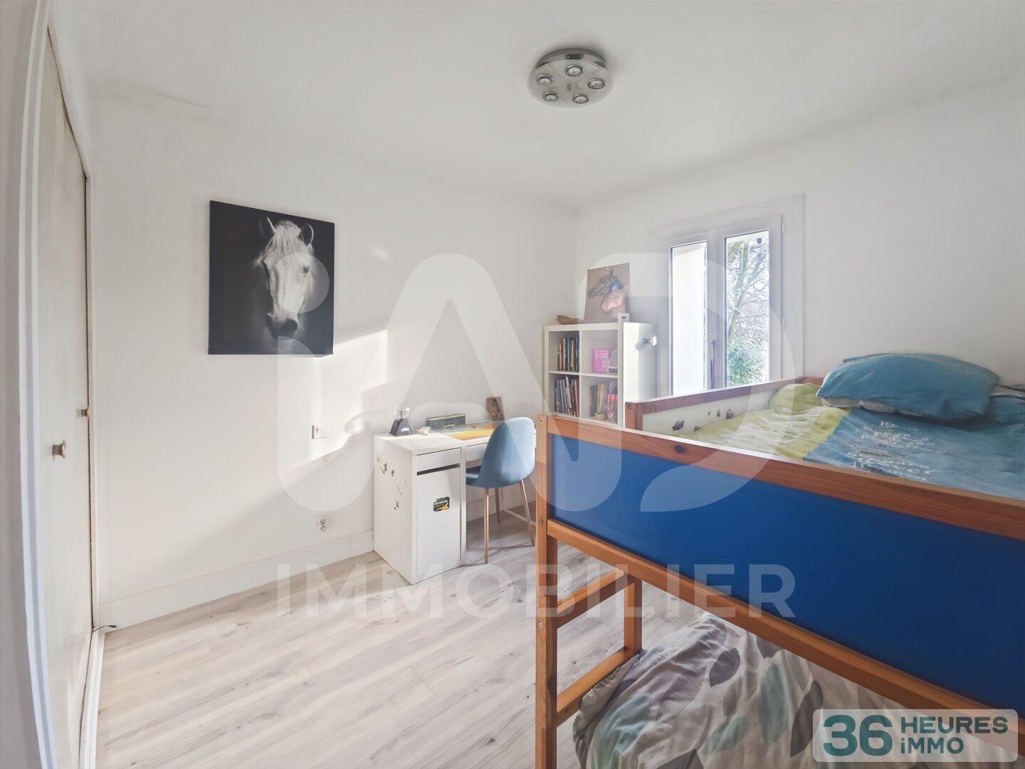 Nîmes - Garrigues - Ensemble immobilier de charme rénové avec piscine. 