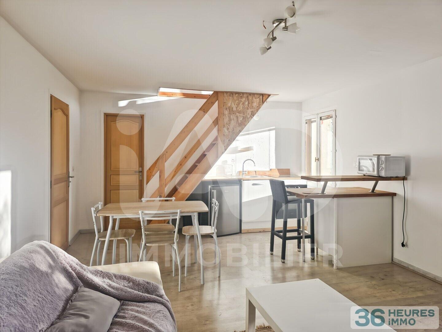 Nîmes - Garrigues - Ensemble immobilier de charme rénové avec piscine. 