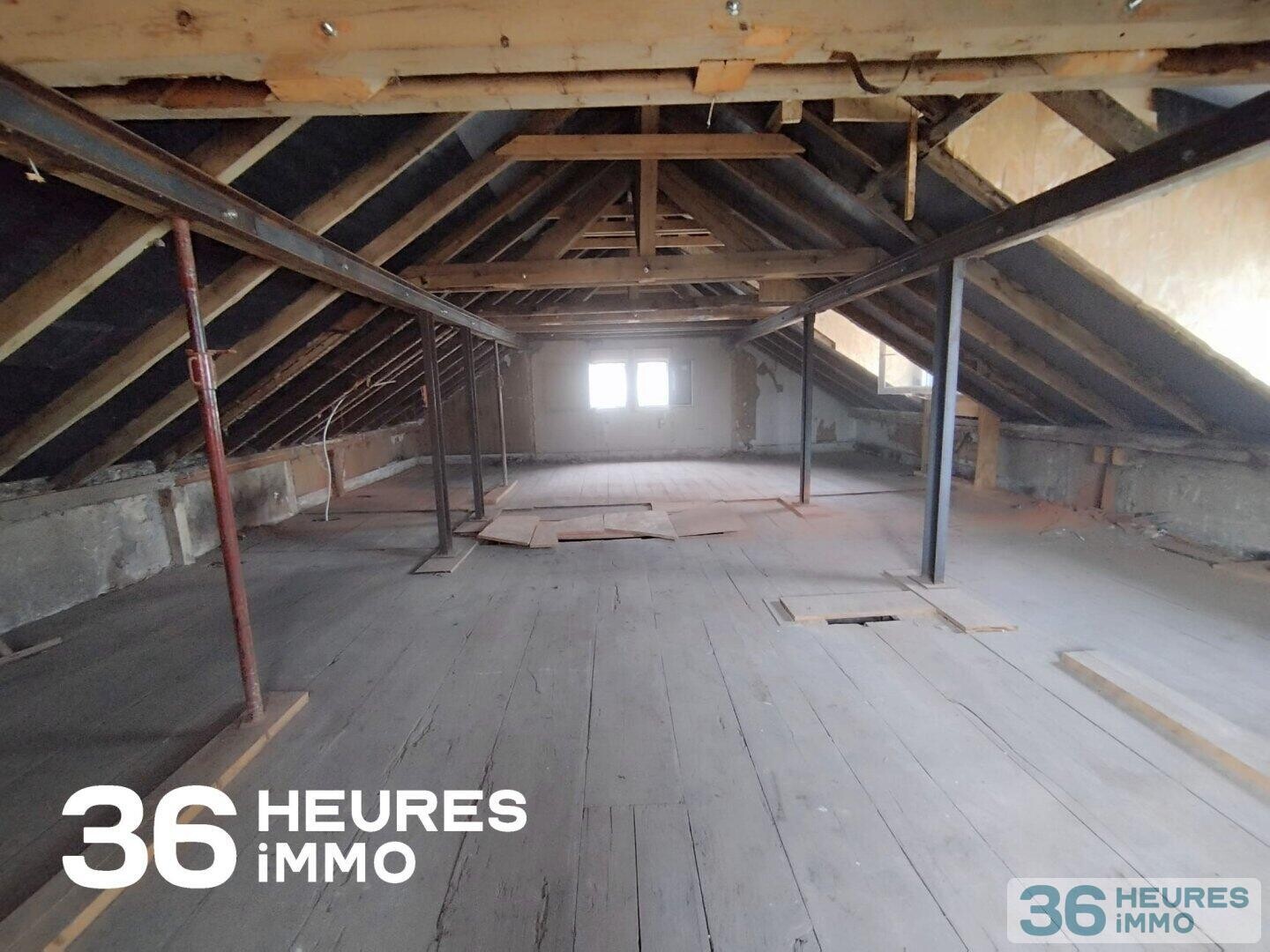 Studio dernier étage * 82m² 