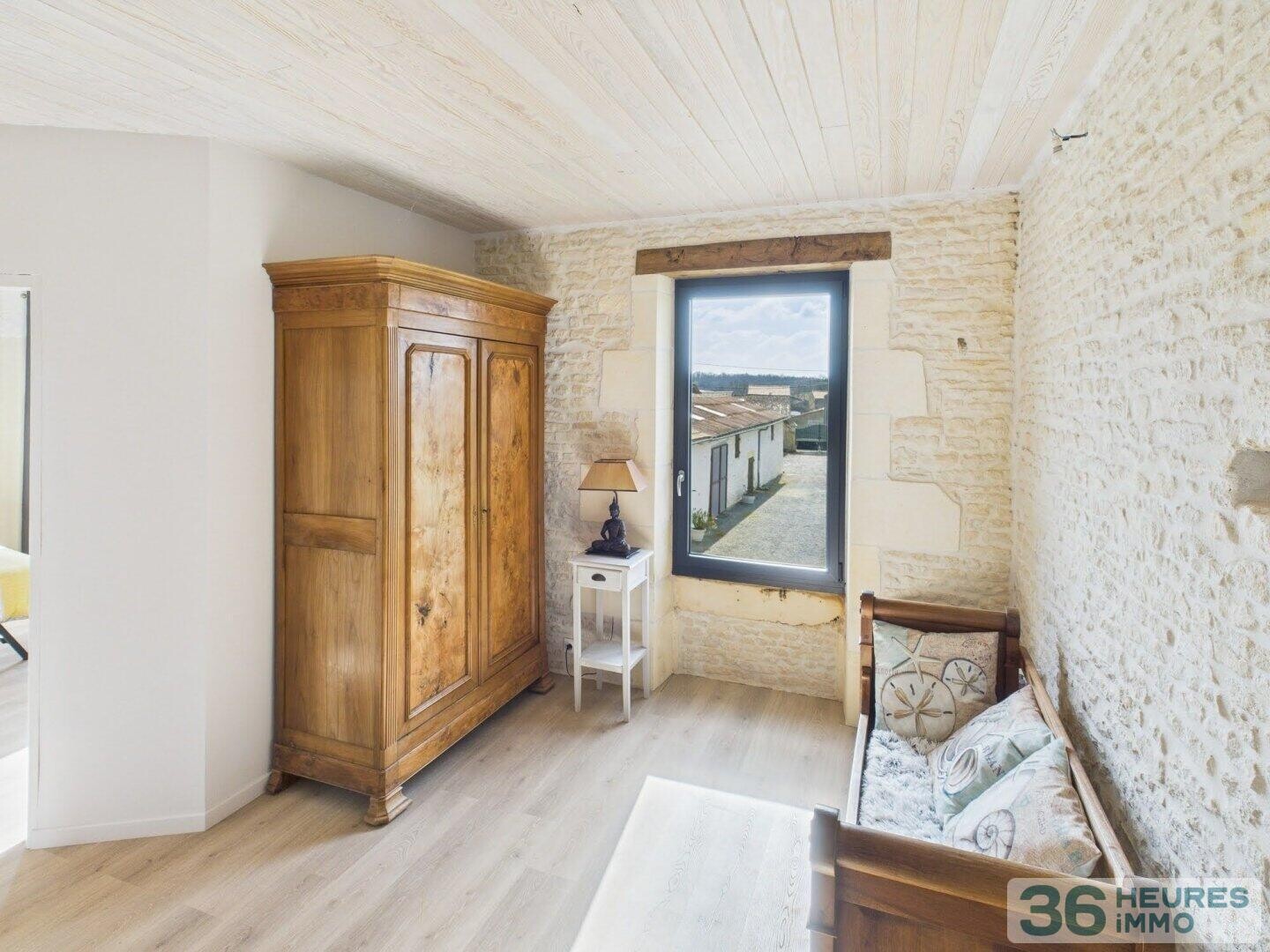 Maison d'habitation, logement annexe et espace détente ou potentiel gite