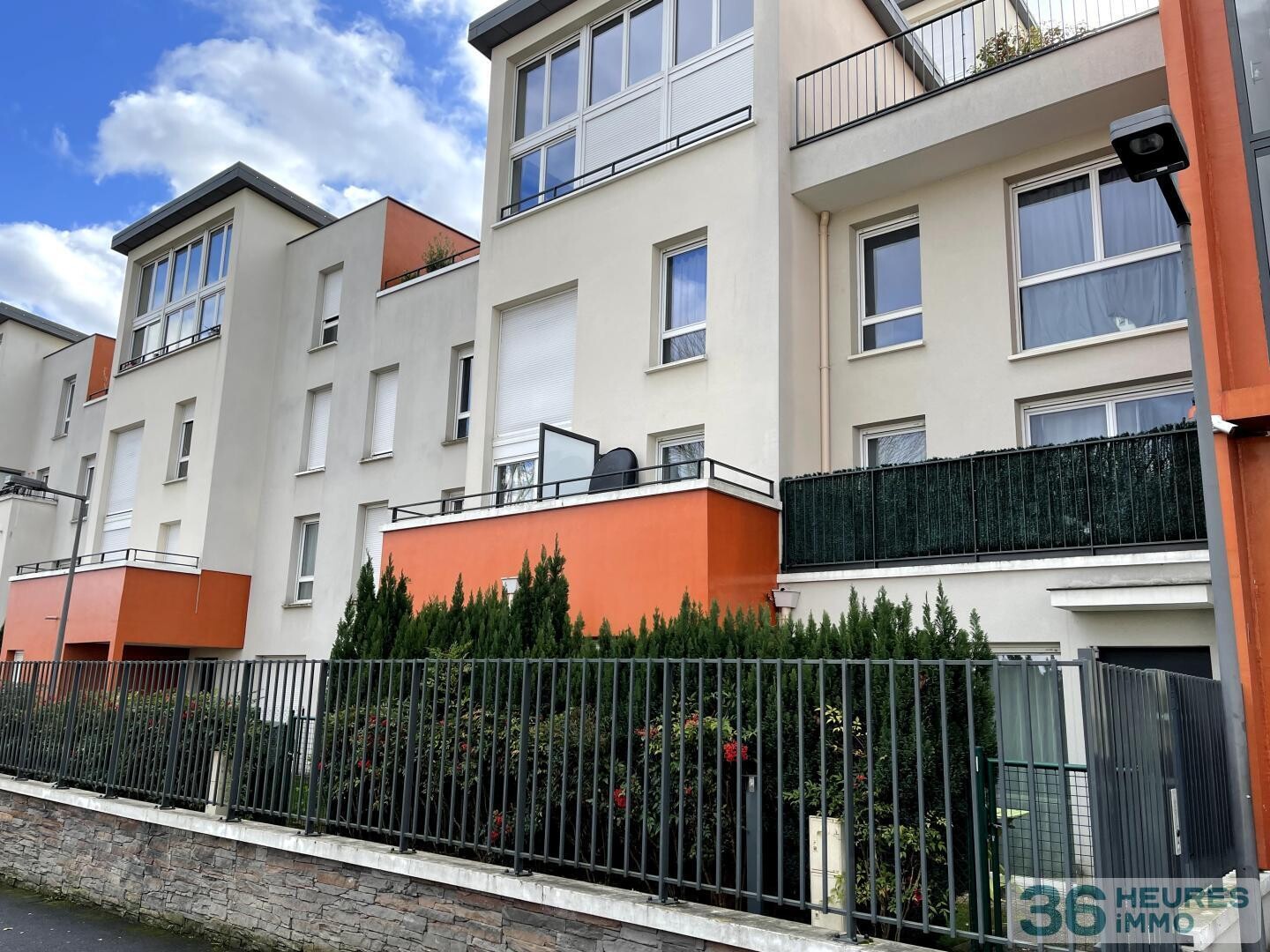 Duplex type T3 avec jardin et Stationnement