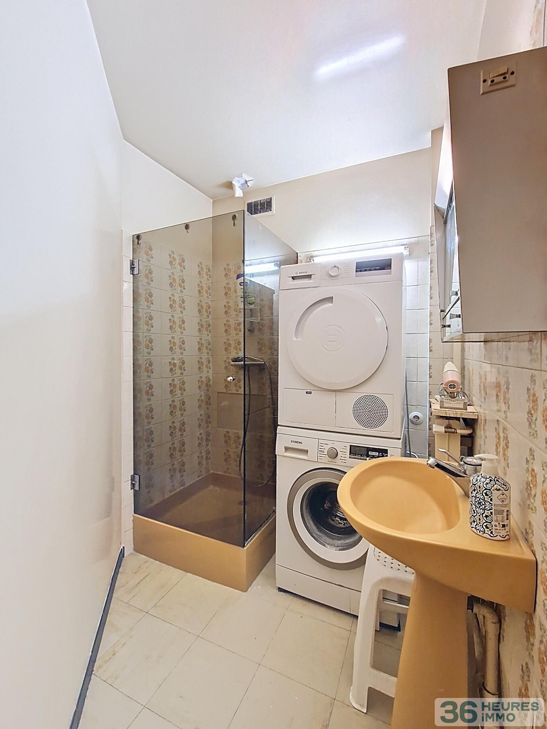 Appartement avec ascenseur cave et parking