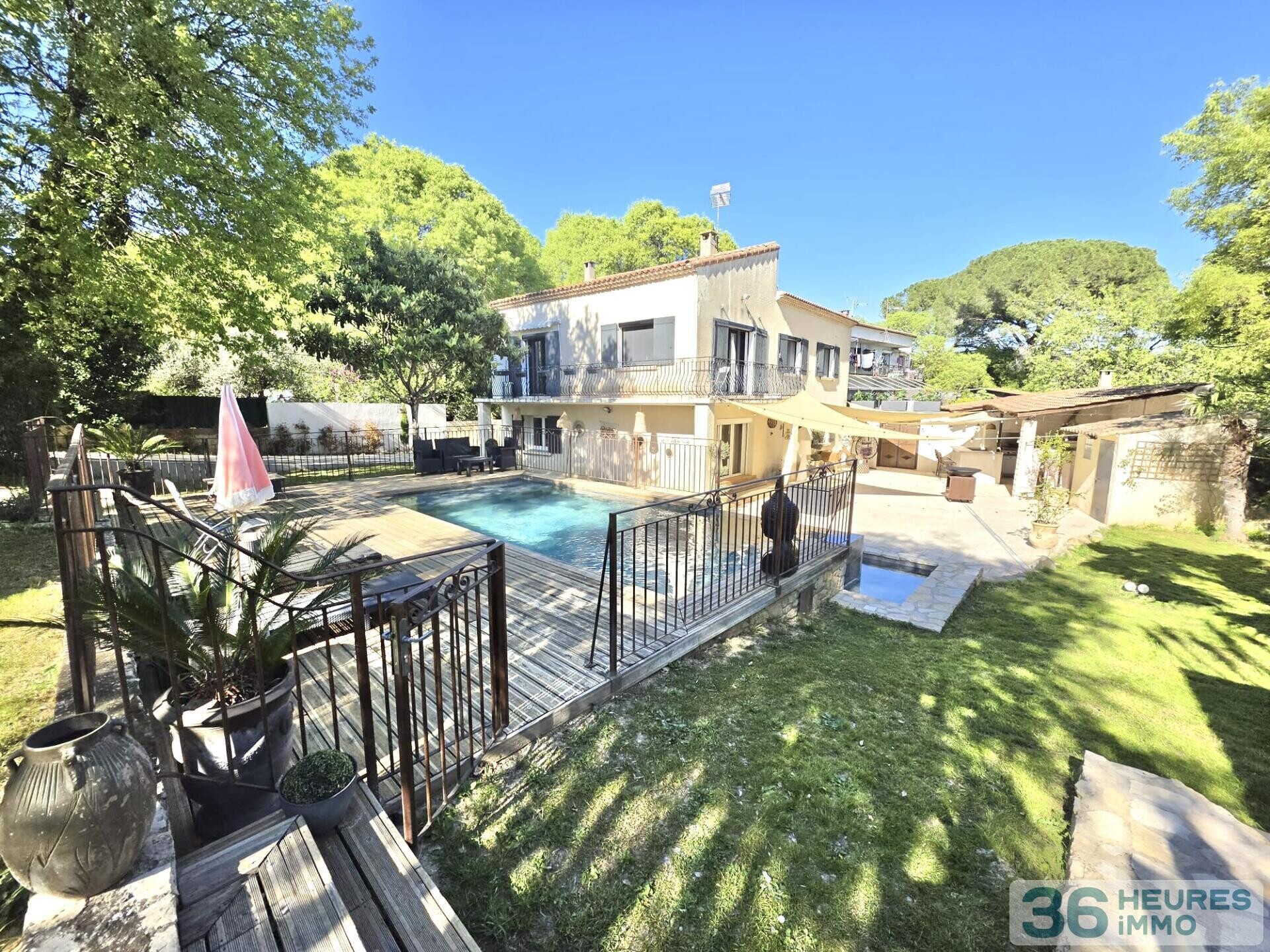 Villa type 7 en r+1 sur les hauteurs de Courbessac-Nimes