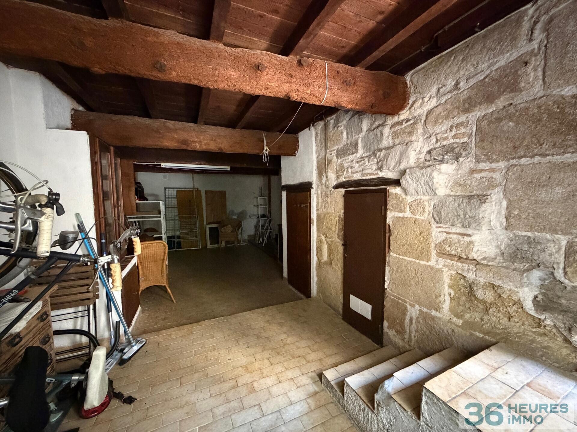 Maison de Village dans le centre de Villeneuve les magueloen