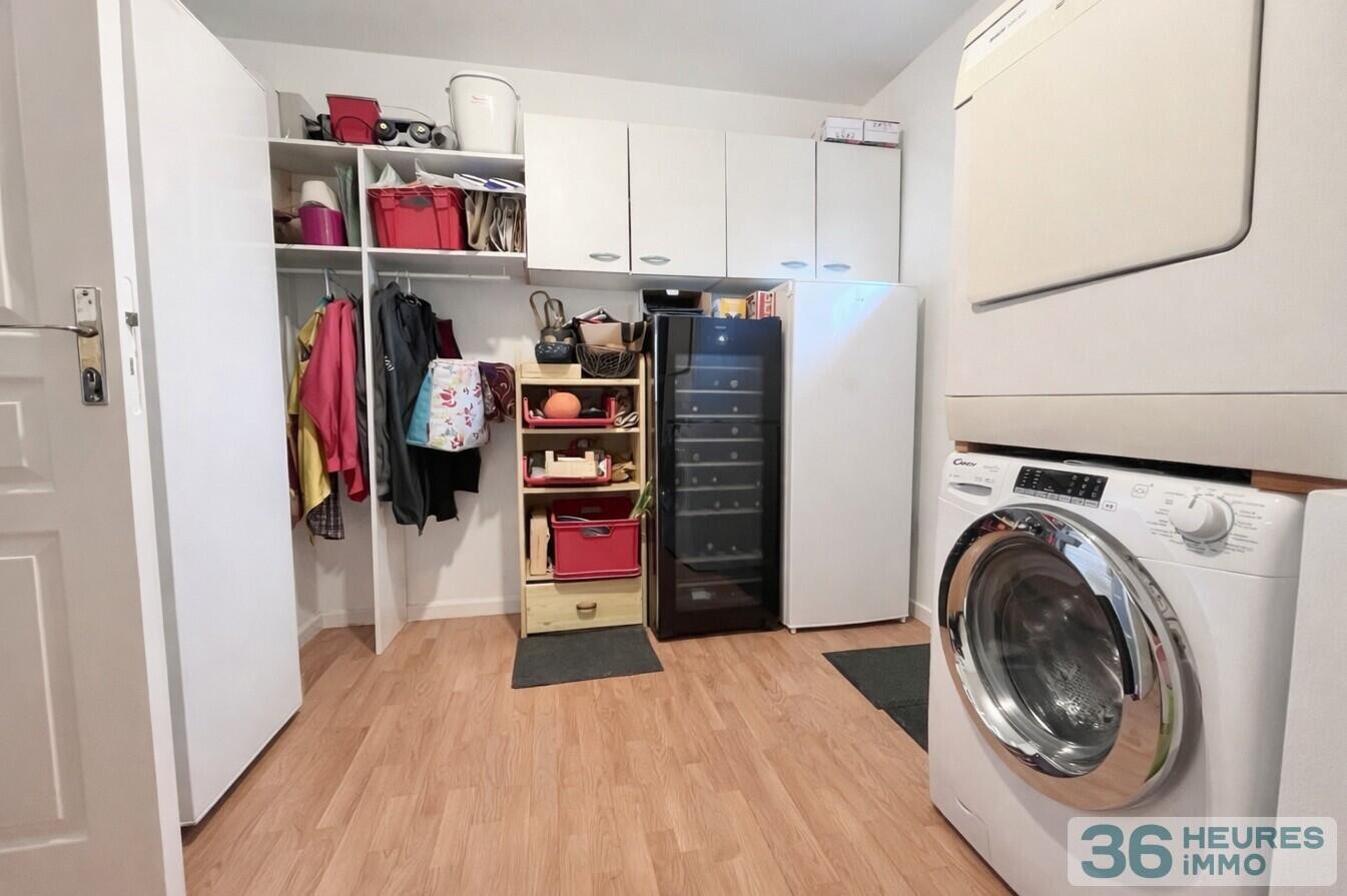 Maison sans vis-à-vis avec 4 grandes chambres et une vie de plain-pied sur un terrain de 1000 M2 avec triple garage et préau à Pontchâteau