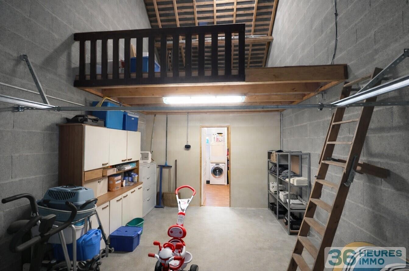 Maison sans vis-à-vis avec 4 grandes chambres et une vie de plain-pied sur un terrain de 1000 M2 avec triple garage et préau à Pontchâteau