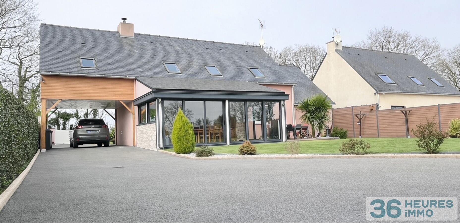 Maison sans vis-à-vis avec 4 grandes chambres et une vie de plain-pied sur un terrain de 1000 M2 avec triple garage et préau à Pontchâteau