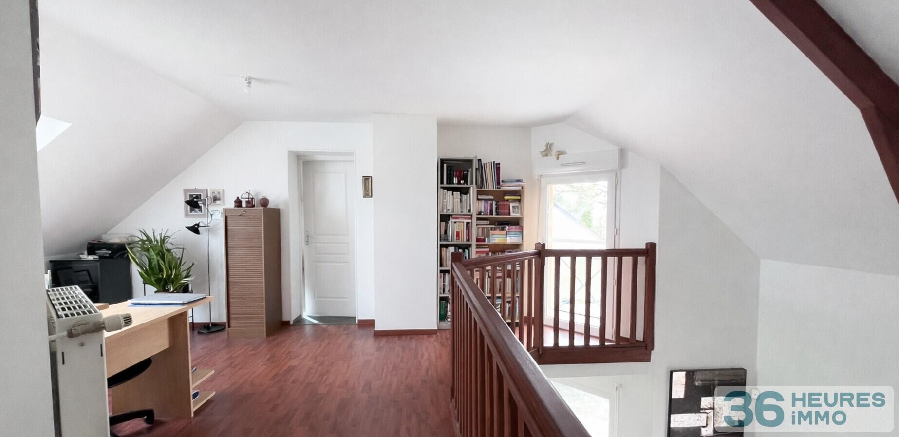 Maison sans vis-à-vis avec 4 grandes chambres et une vie de plain-pied sur un terrain de 1000 M2 avec triple garage et préau à Pontchâteau