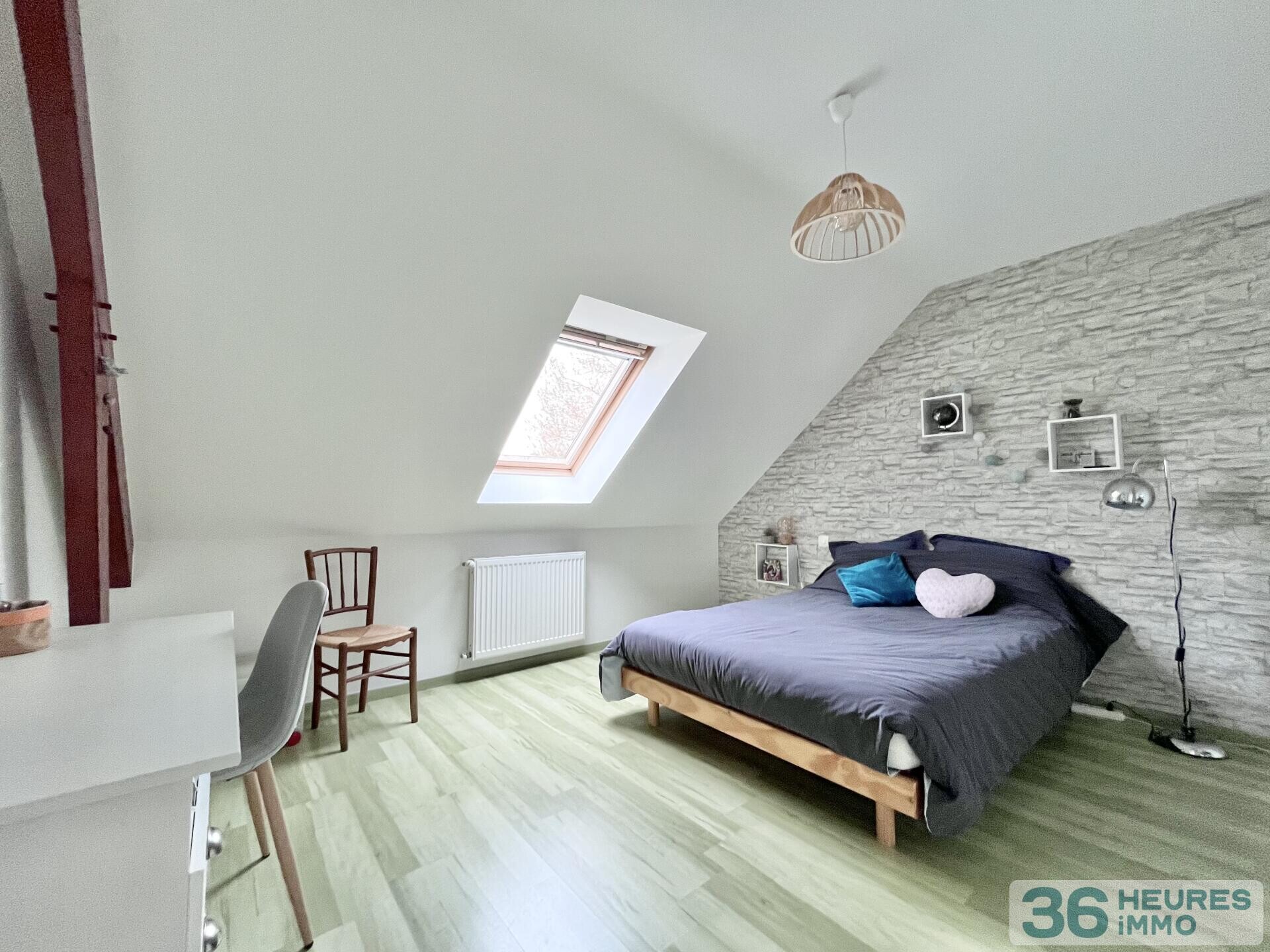 Maison sans vis-à-vis avec 4 grandes chambres et une vie de plain-pied sur un terrain de 1000 M2 avec triple garage et préau à Pontchâteau