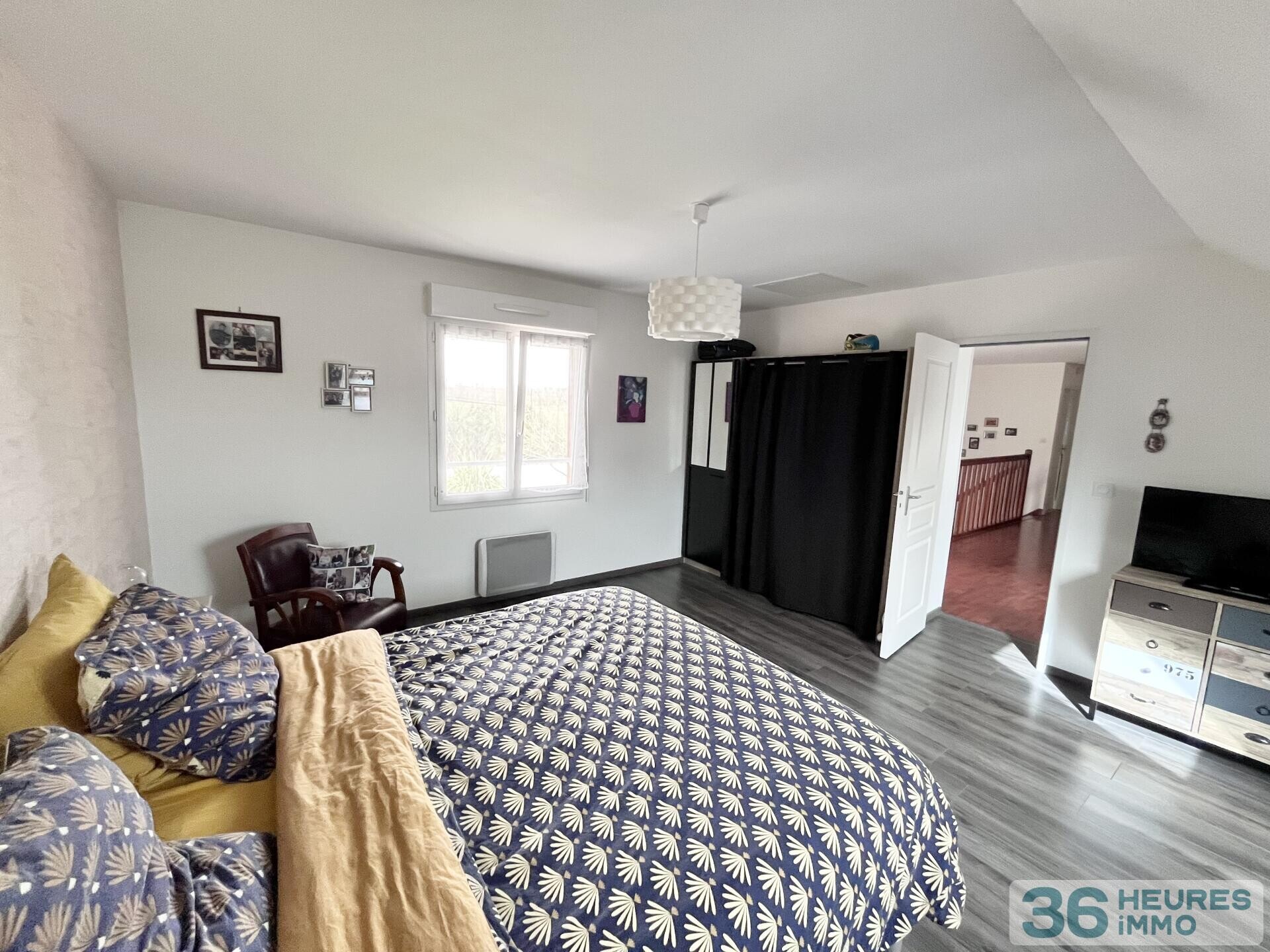 Maison sans vis-à-vis avec 4 grandes chambres et une vie de plain-pied sur un terrain de 1000 M2 avec triple garage et préau à Pontchâteau