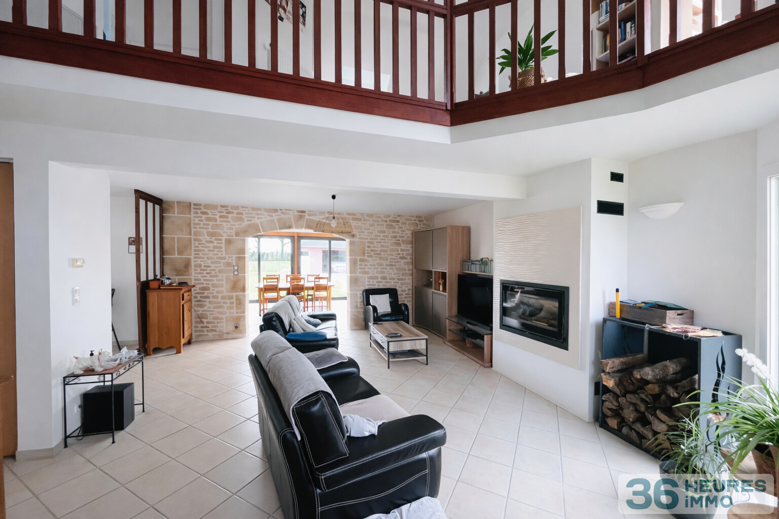 Maison sans vis-à-vis avec 4 grandes chambres et une vie de plain-pied sur un terrain de 1000 M2 avec triple garage et préau à Pontchâteau