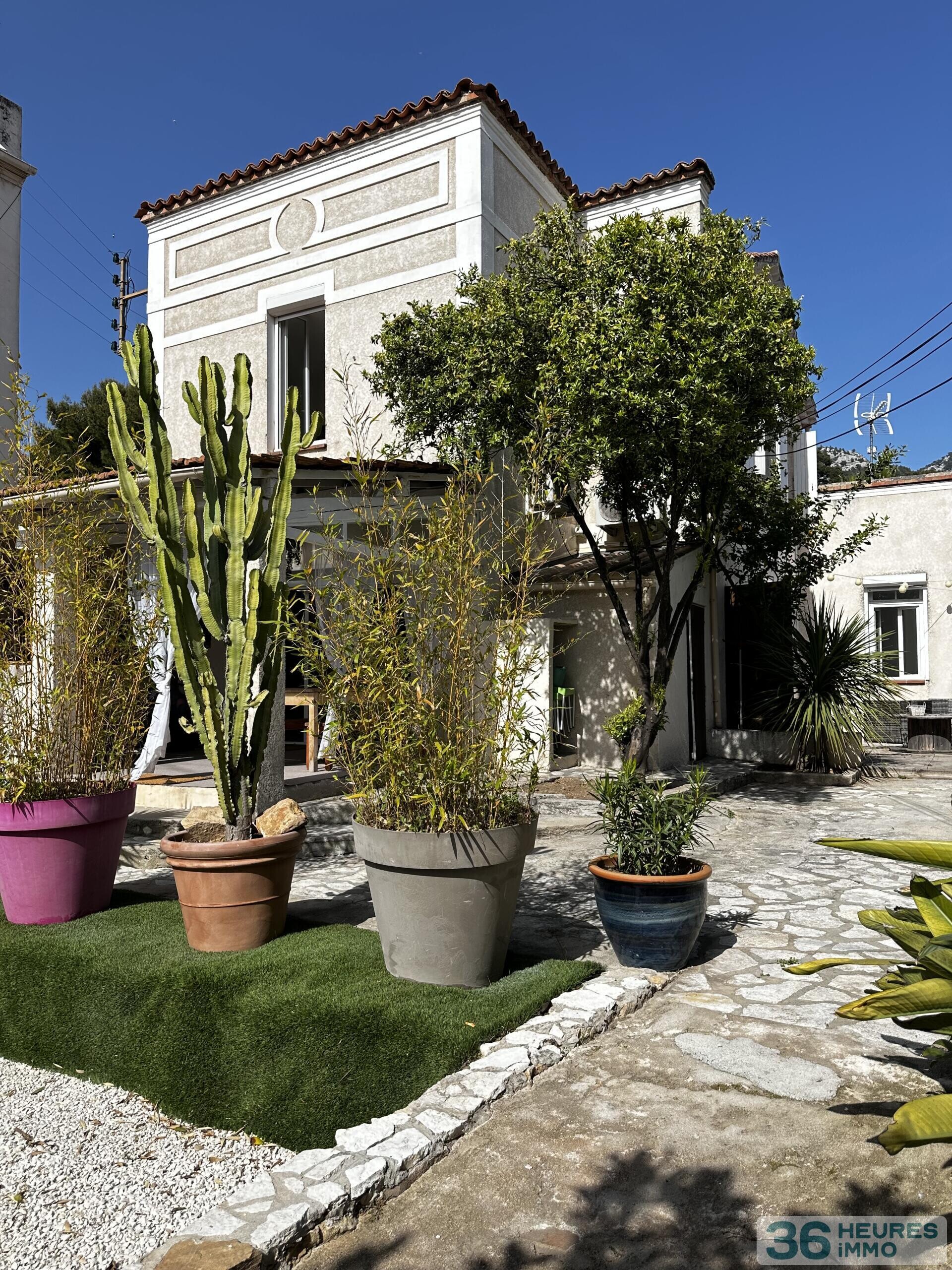 TOULON MAISON 6 PIECES, TERRASSES DEPENDANCE ET PISCINE